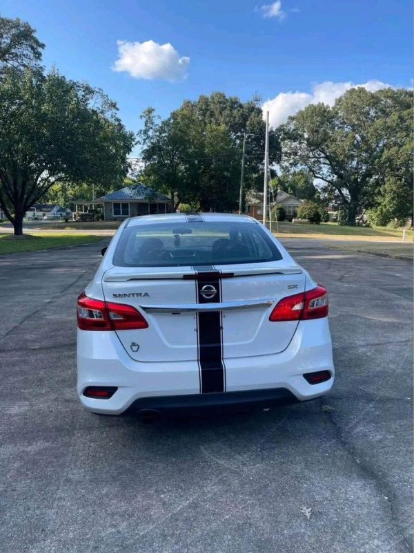 2016 Nissan Sentra  SR sedan 4D - Image 2