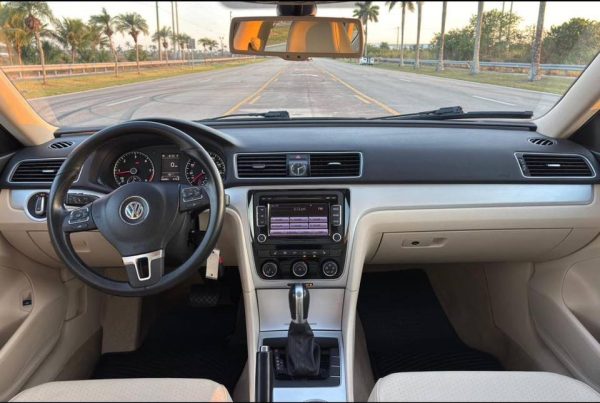 2013 Volkswagen Passat TDI SE - Image 4