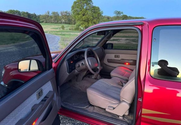 1997 Toyota Tacoma SR5 - Image 3