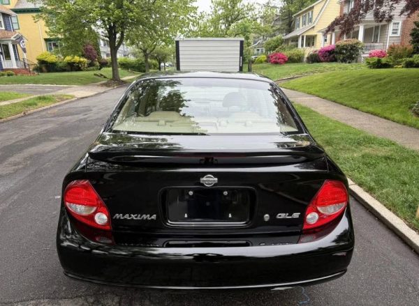 2001 Nissan Maxima GLE - Image 4