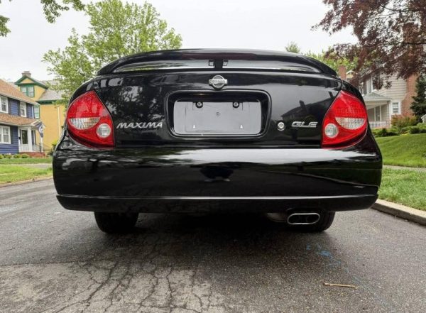 2001 Nissan Maxima GLE - Image 3