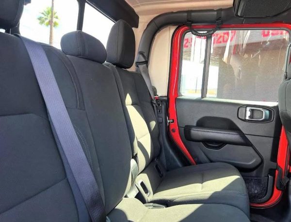 2020 Jeep Gladiator Overland - Image 2