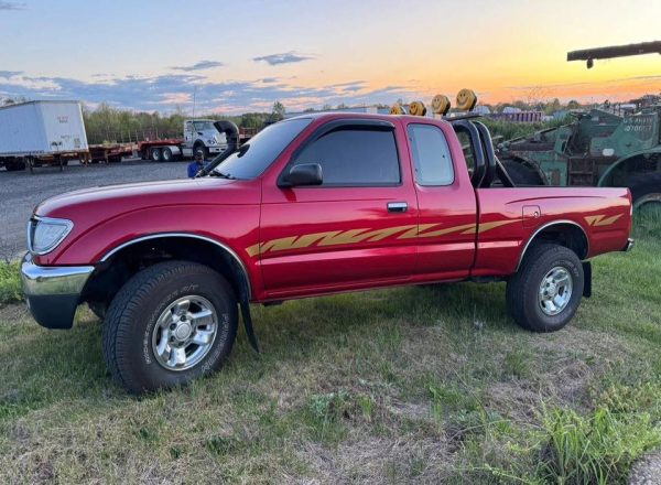 1997 Toyota Tacoma SR5 - Image 5