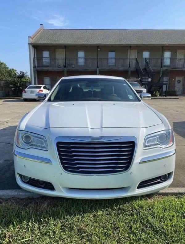 2014 Chrysler 300C Base