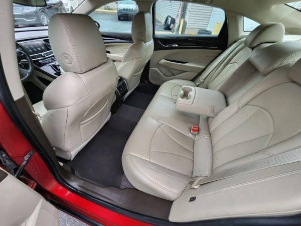 2019 Buick LaCrosse Essence - Image 2