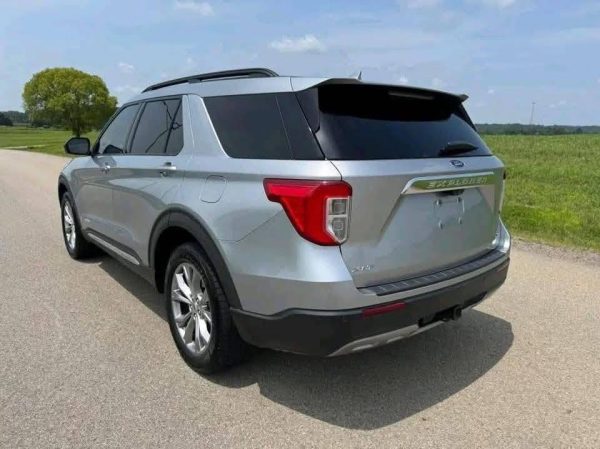 2020 Ford Explorer XLT - Image 4