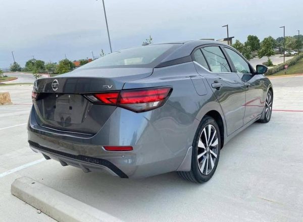 2020 Nissan Sentra SV - Image 4
