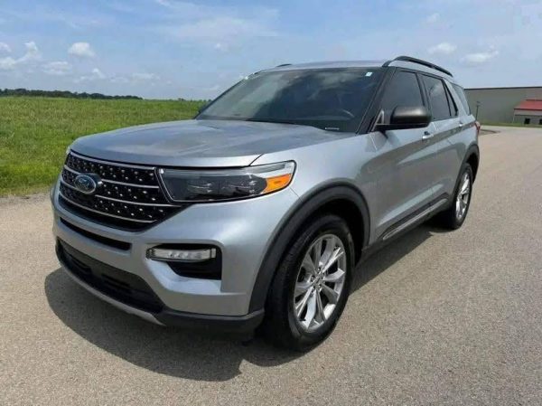 2020 Ford Explorer XLT - Image 8
