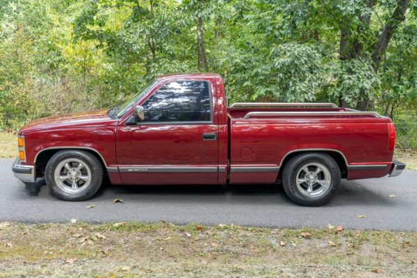 1989 Chevrolet C1500 Silverado - Image 3